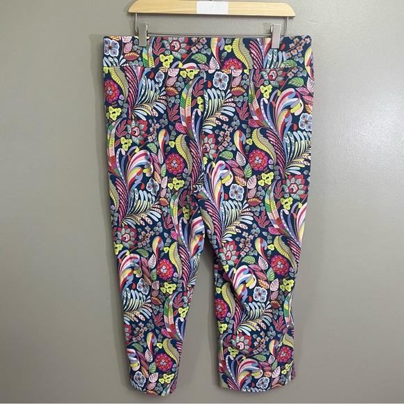The Pioneer Woman Millennium Capri Pants XL Multicolor Pull On Stretch Floral - Picture 2 of 11